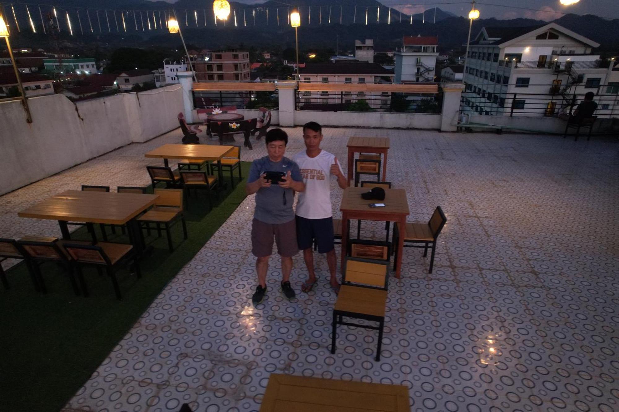 Annecy Hotel Vang Vieng Eksteriør bilde